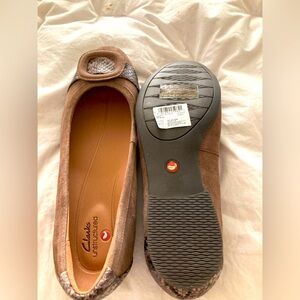 NWOB Clark’s unstructured suede and snakeskin flats